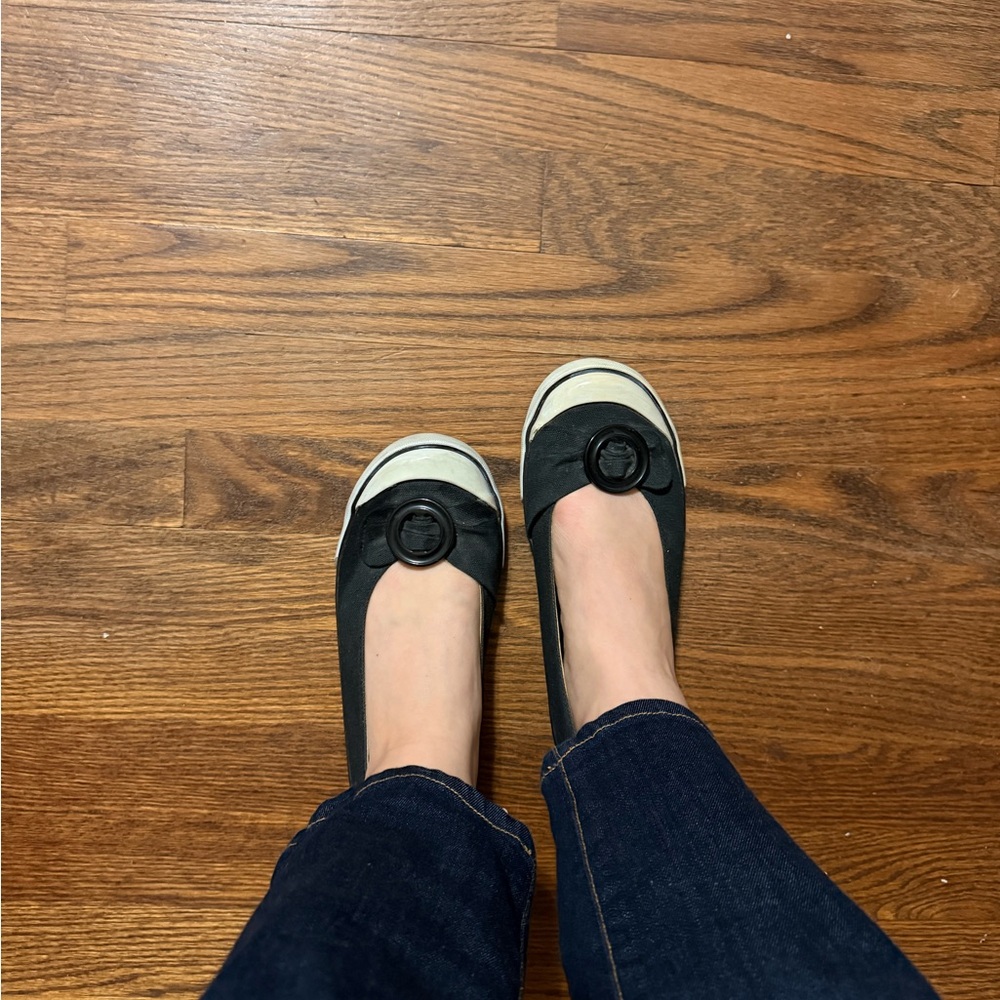 Stylish Black and White Women's Sneaker Flats